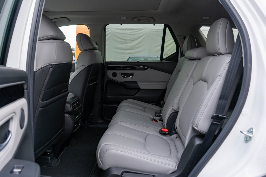 2025 Honda Pilot Touring photo 11