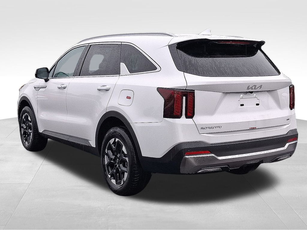 2025 Kia Sorento S photo 3