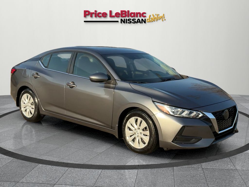 2022 Nissan Sentra S's photo
