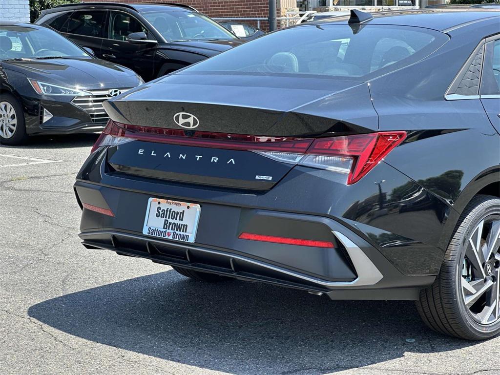 2025 Hyundai Elantra Hybrid Limited photo 11
