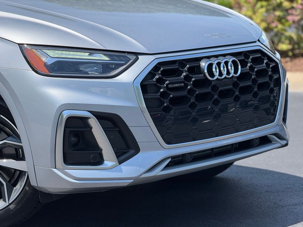 2024 Audi Q5 45 S line Premium Plus photo 2