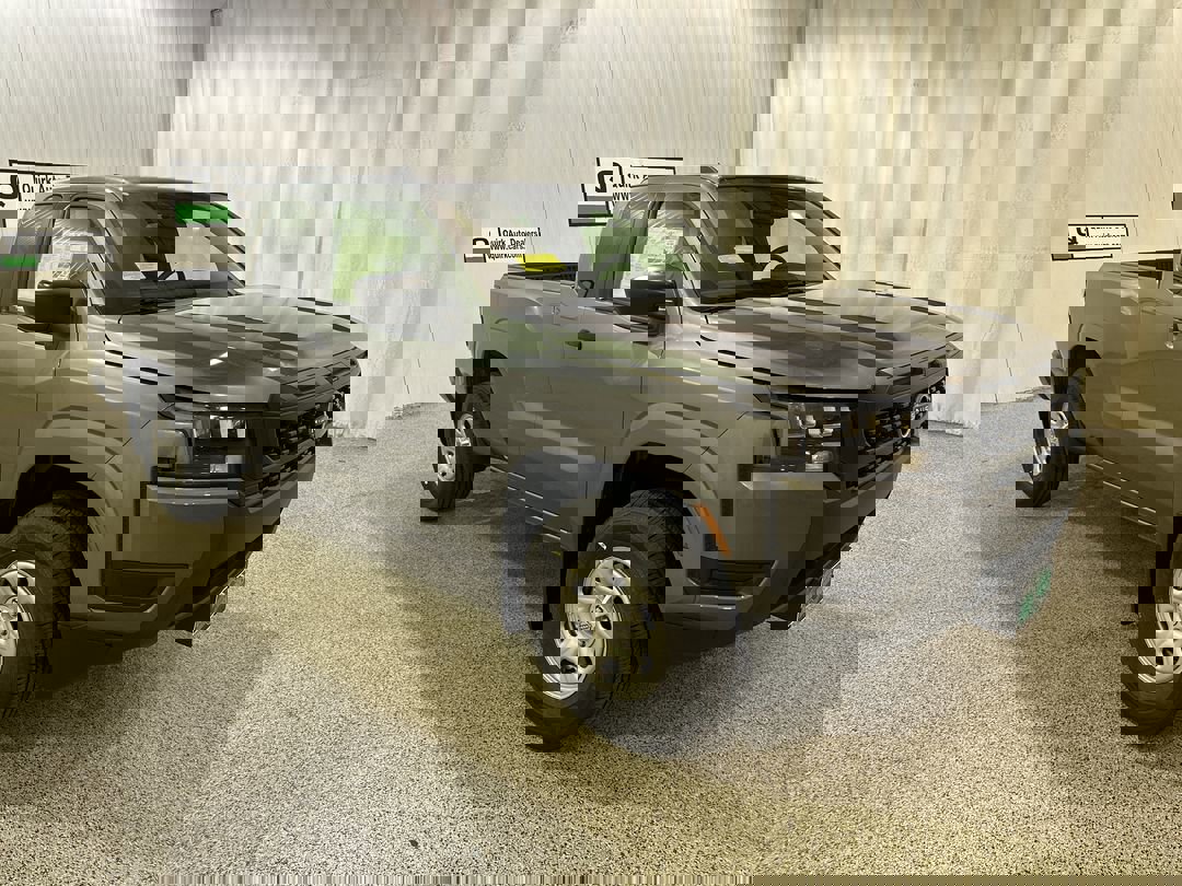 2026 Nissan Frontier S's photo