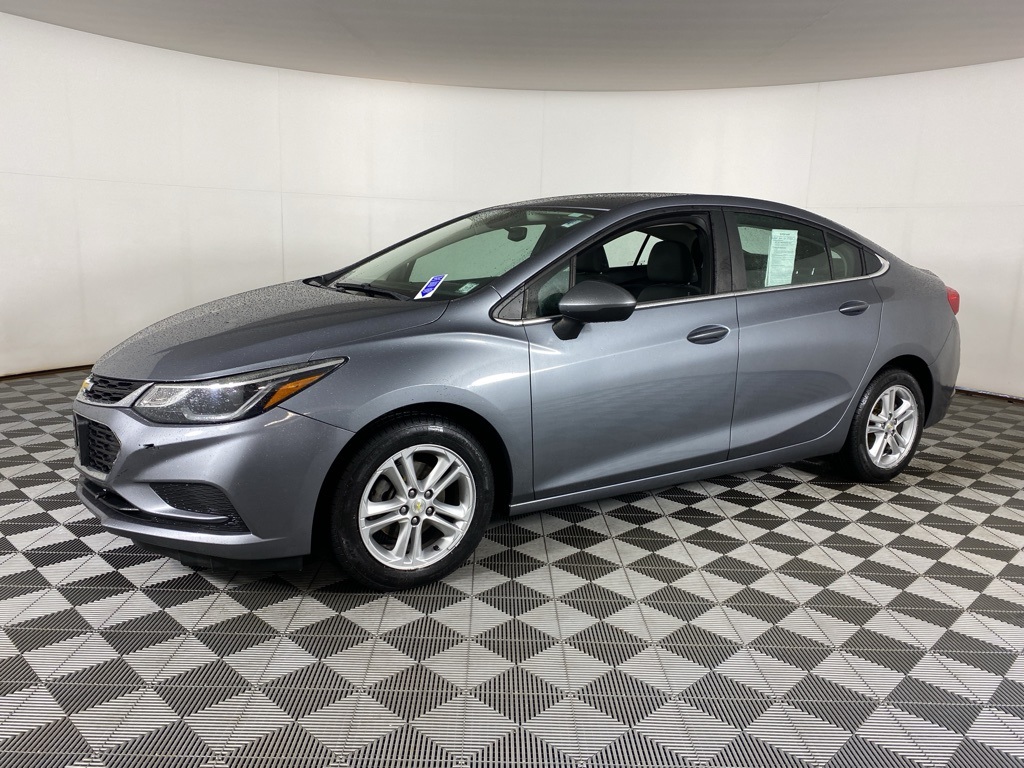 2018 Chevrolet Cruze LT photo 3