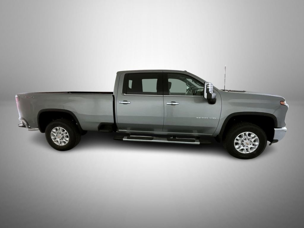 2026 Chevrolet Silverado 3500HD LTZ photo 4
