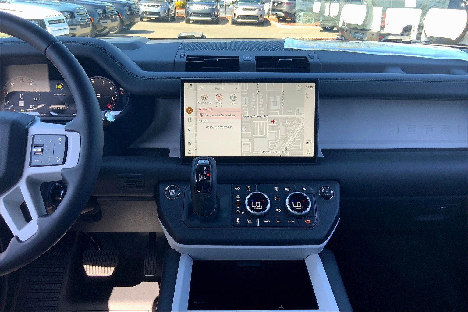 2025 Land Rover Defender 110 X-Dynamic SE photo 6