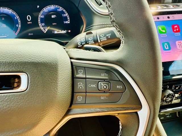 2025 Jeep Grand Cherokee Limited photo 10