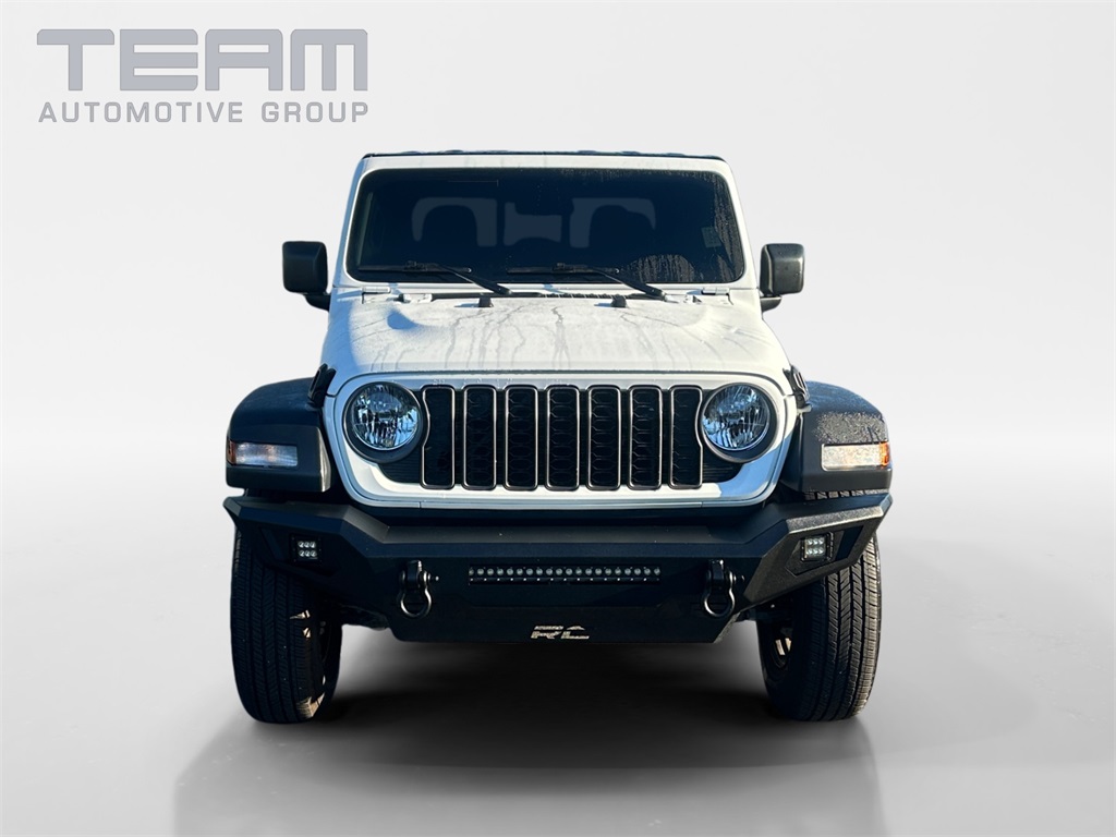 2024 Jeep Gladiator Sport photo 2