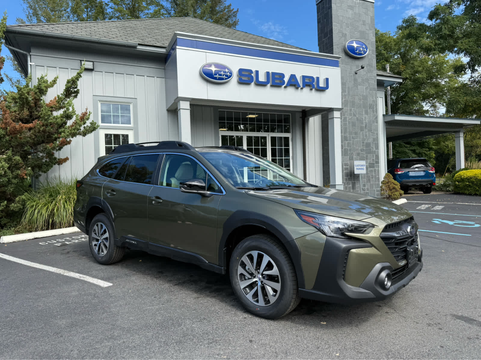 2025 Subaru Outback Premium photo 2