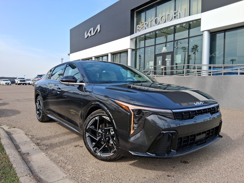 2025 Kia K4 GT-Line's photo