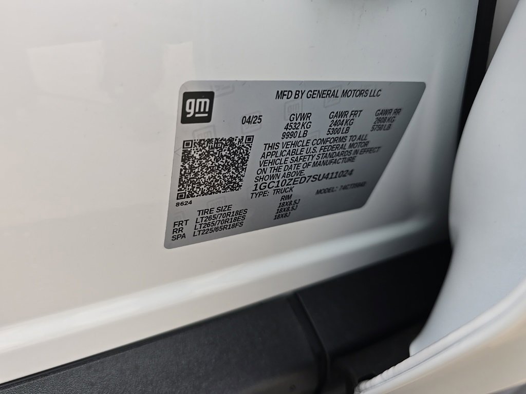 2025 Chevrolet Silverado EV LT photo 33