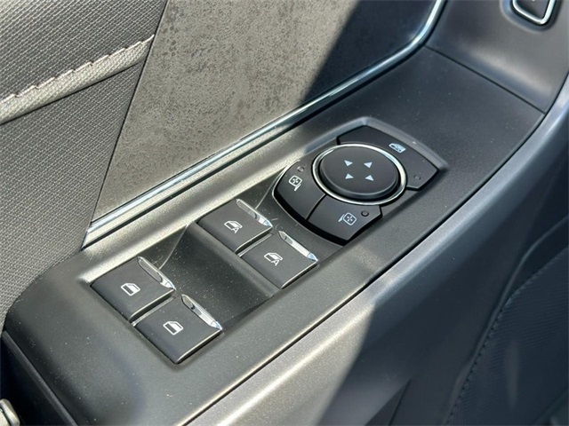 2025 Ford F-150 XLT photo 9