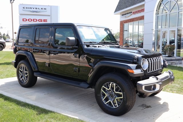 2025 Jeep Wrangler Sahara photo 3