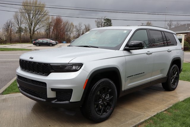 2025 Jeep Grand Cherokee Altitude X photo 4
