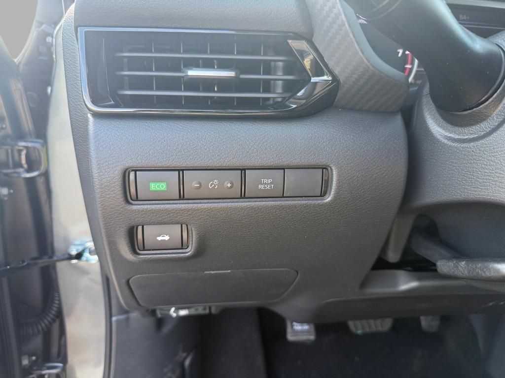 2025 Nissan Sentra SV photo 12