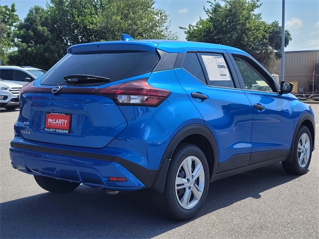 2025 Nissan Kicks Play S photo 3