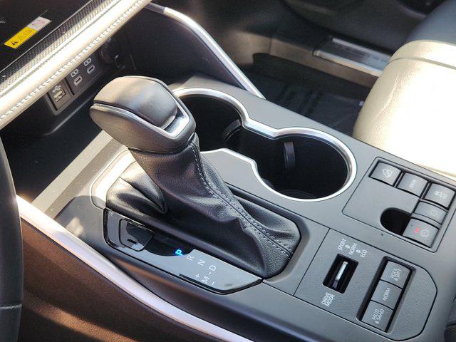 2024 Toyota Highlander XLE photo 15