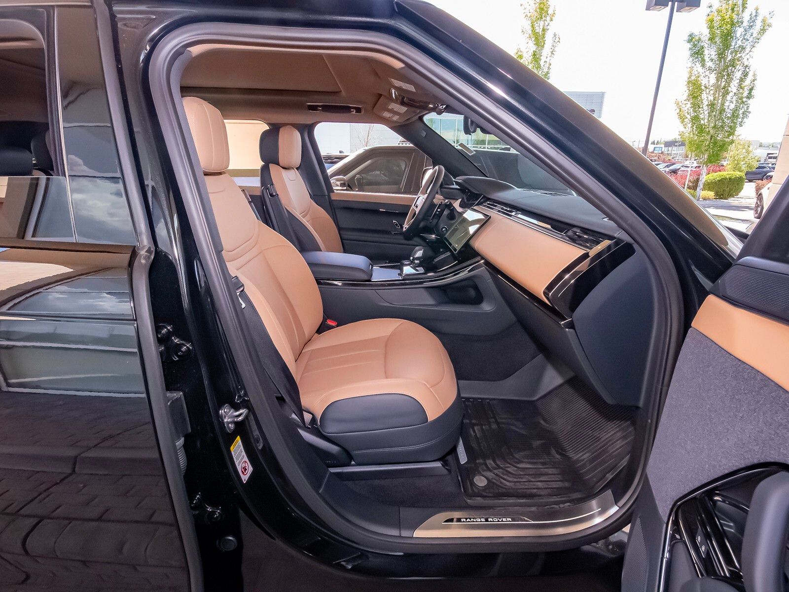 2025 Land Rover Range Rover Sport SE photo 37