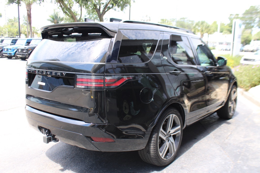 2024 Land Rover Discovery SE photo 6