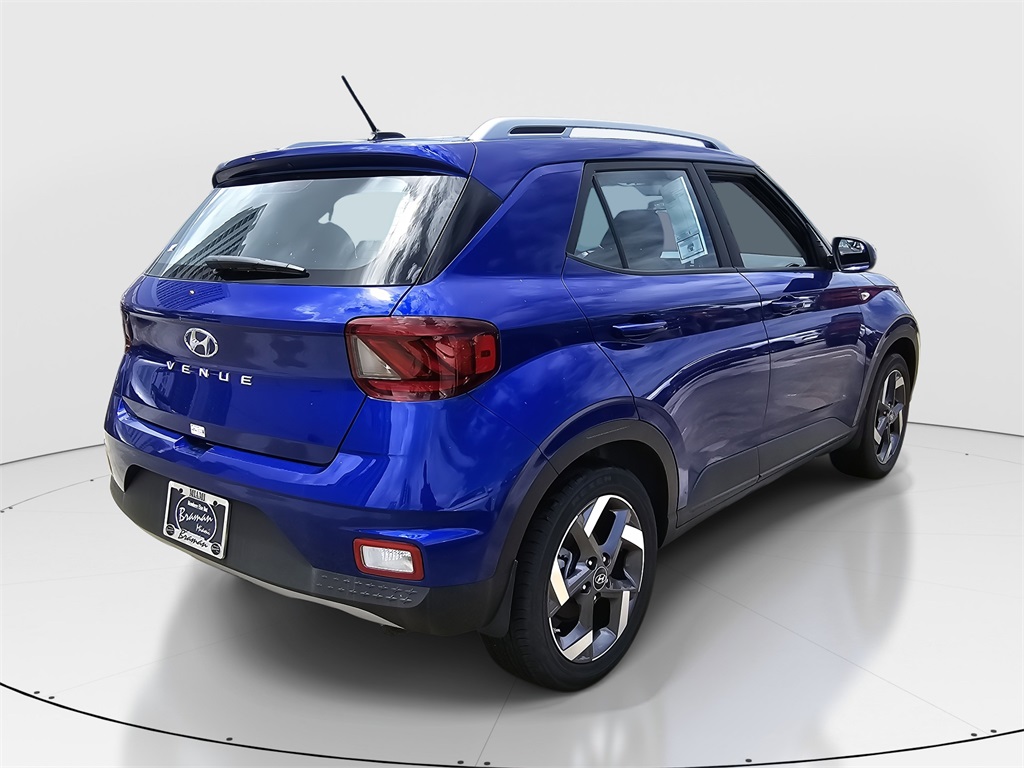 2025 Hyundai Venue Limited photo 3