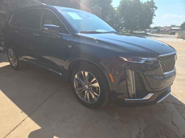 2025 Cadillac XT6 Premium Luxury photo 3