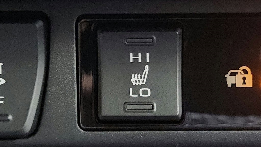 2024 Toyota RAV4 XLE Premium photo 21