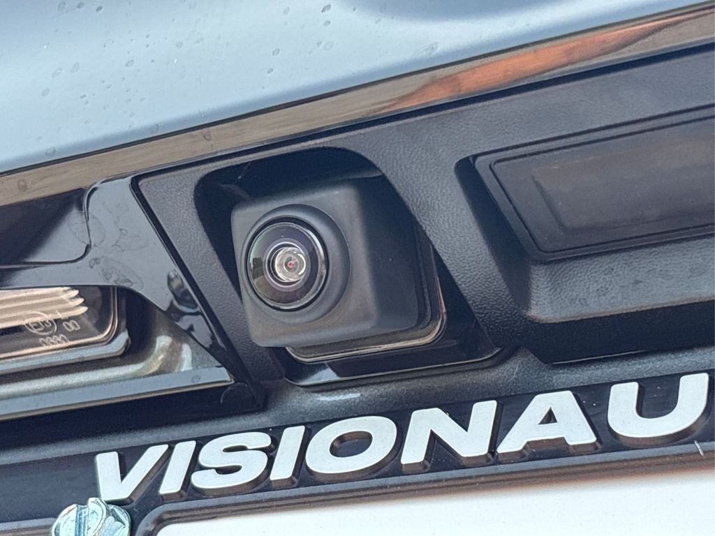 2025 Nissan Kicks SV photo 13