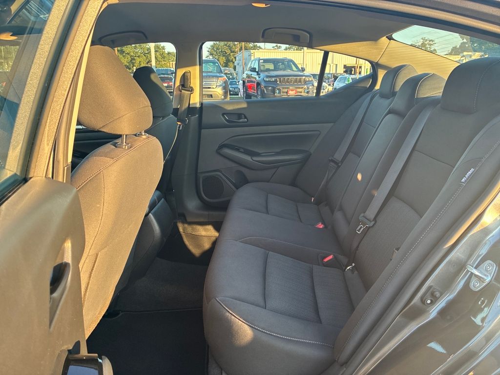 2023 Nissan Altima 2.5 SV photo 22