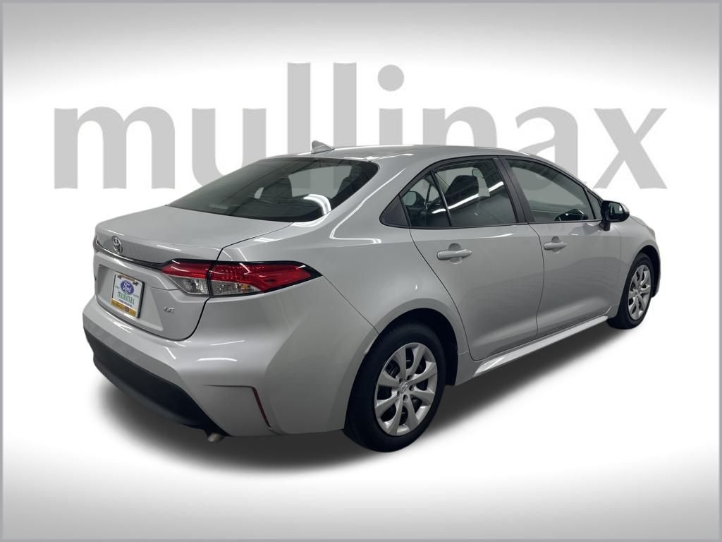 2024 Toyota Corolla LE photo 5