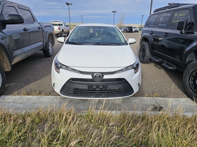 2025 Toyota Corolla LE photo 2
