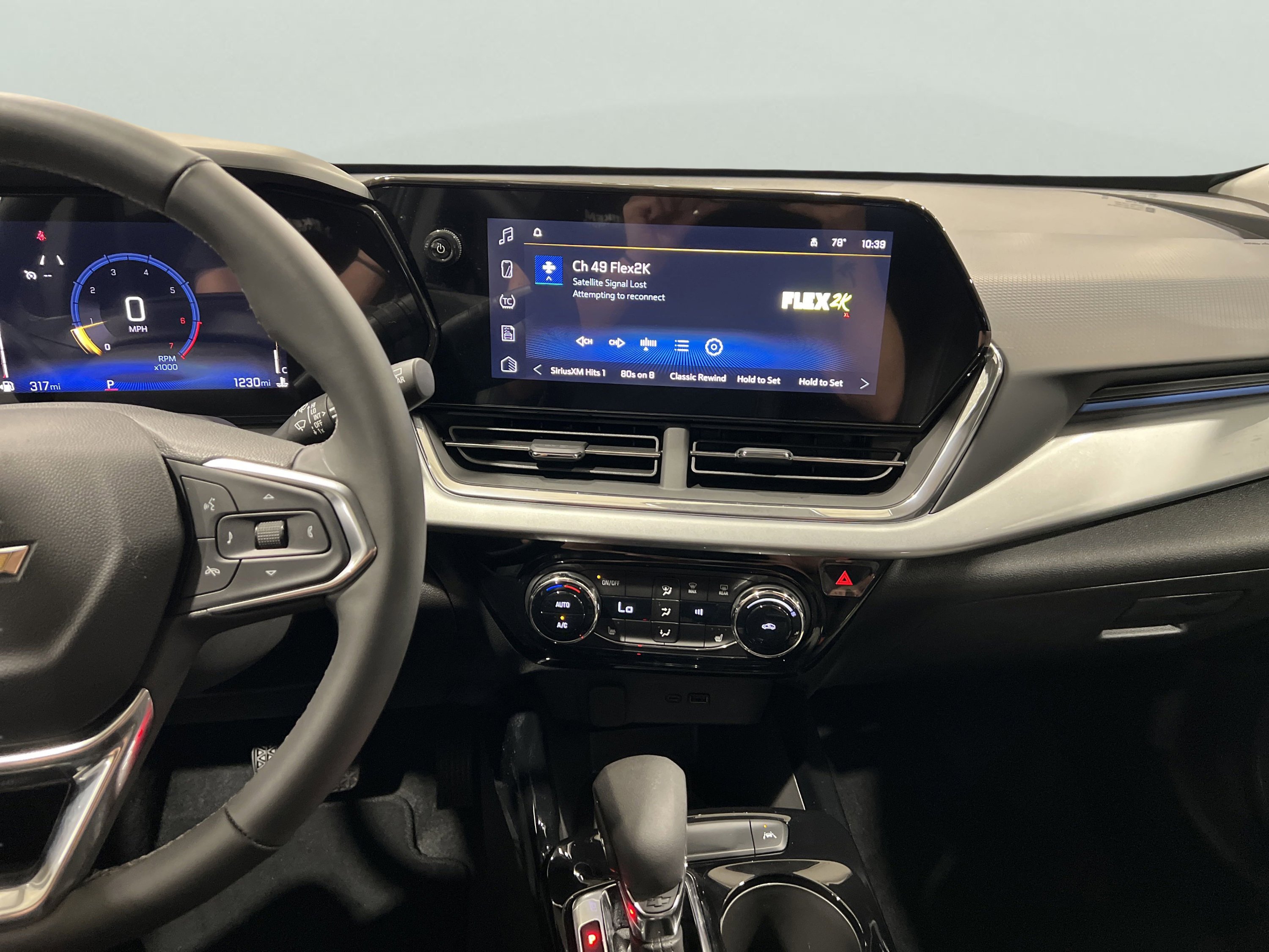 2025 Chevrolet Trax LT photo 18