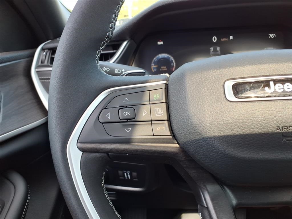 2025 Jeep Grand Cherokee Limited photo 14