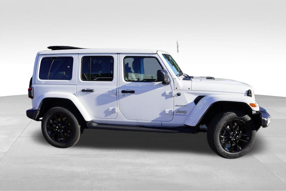 2023 Jeep Wrangler Sahara 4xe photo 3