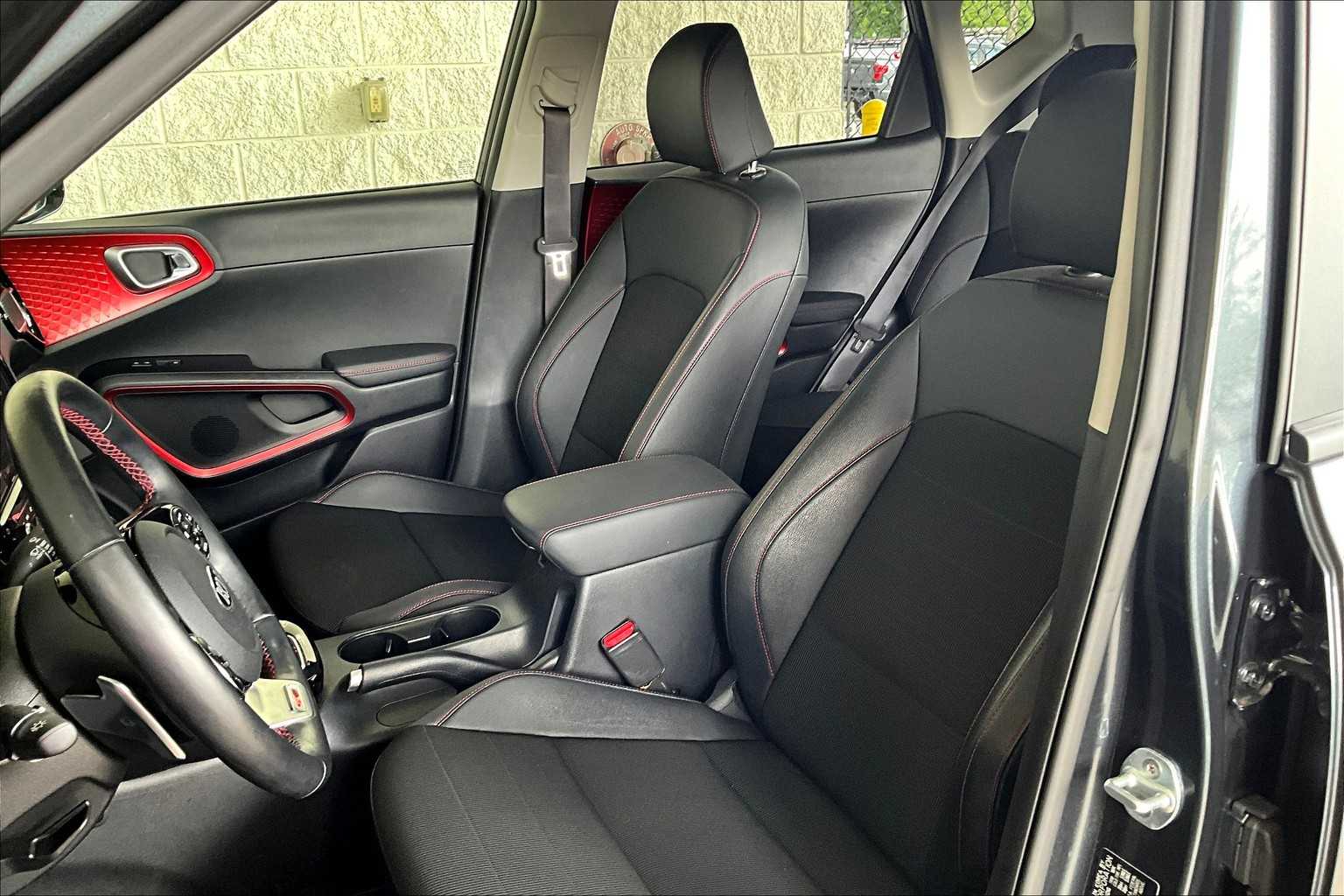 2020 Kia Soul GT-Line Turbo photo 7