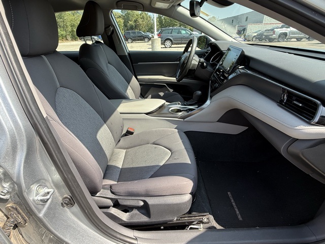 2023 Toyota Camry LE photo 18