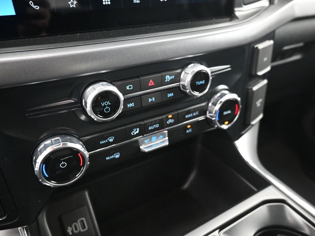 2025 Ford F-150 XLT photo 14