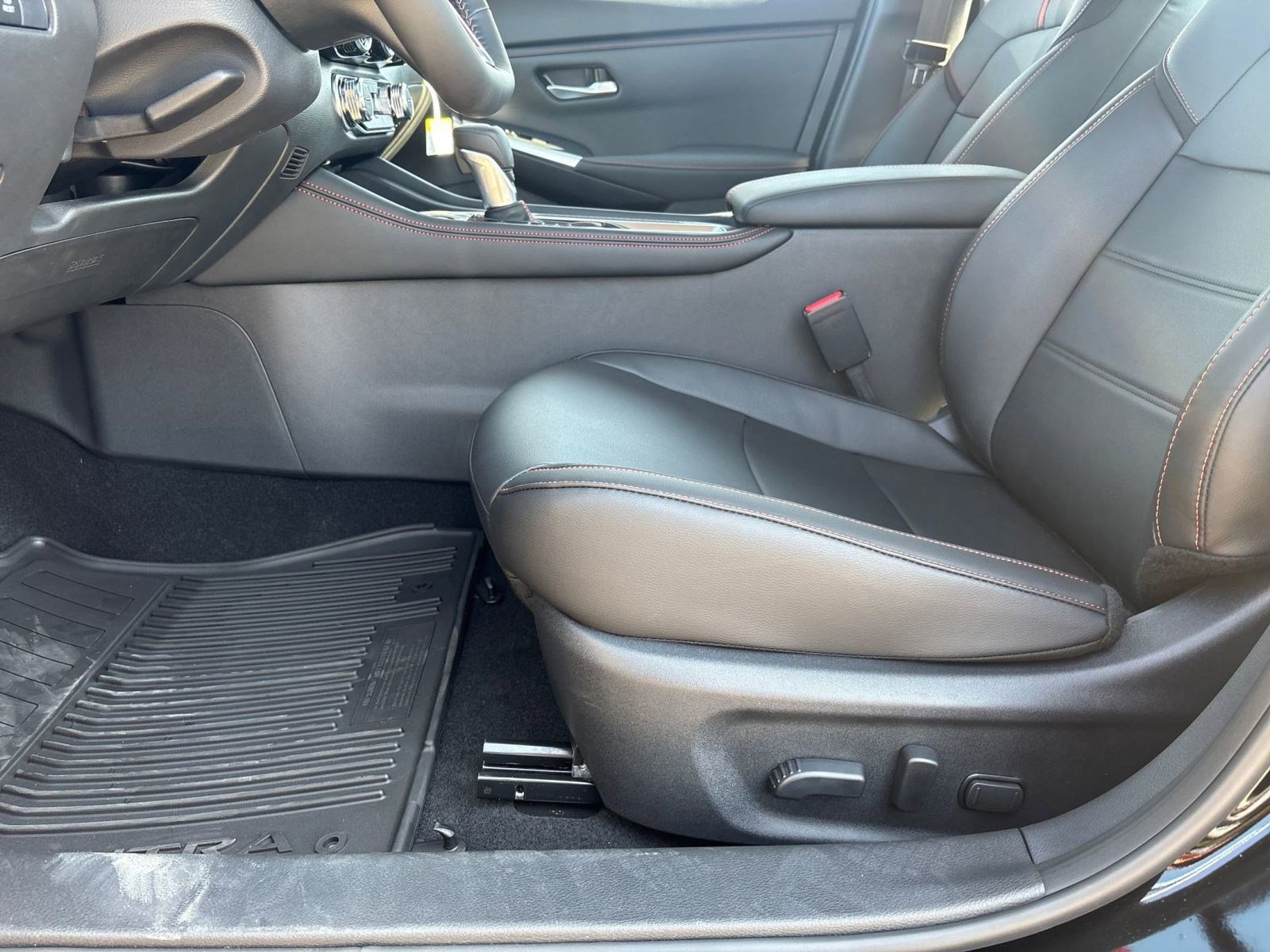 2025 Nissan Sentra SR photo 15