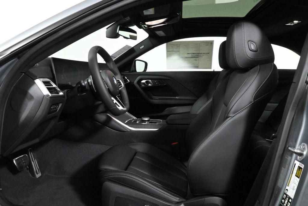 2025 Bmw 230i xDrive photo 3