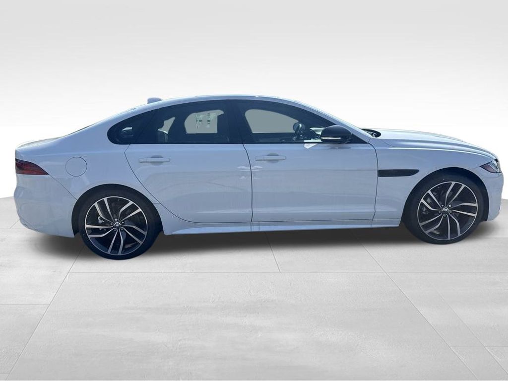 2024 Jaguar XF P300 R-Dynamic SE photo 7