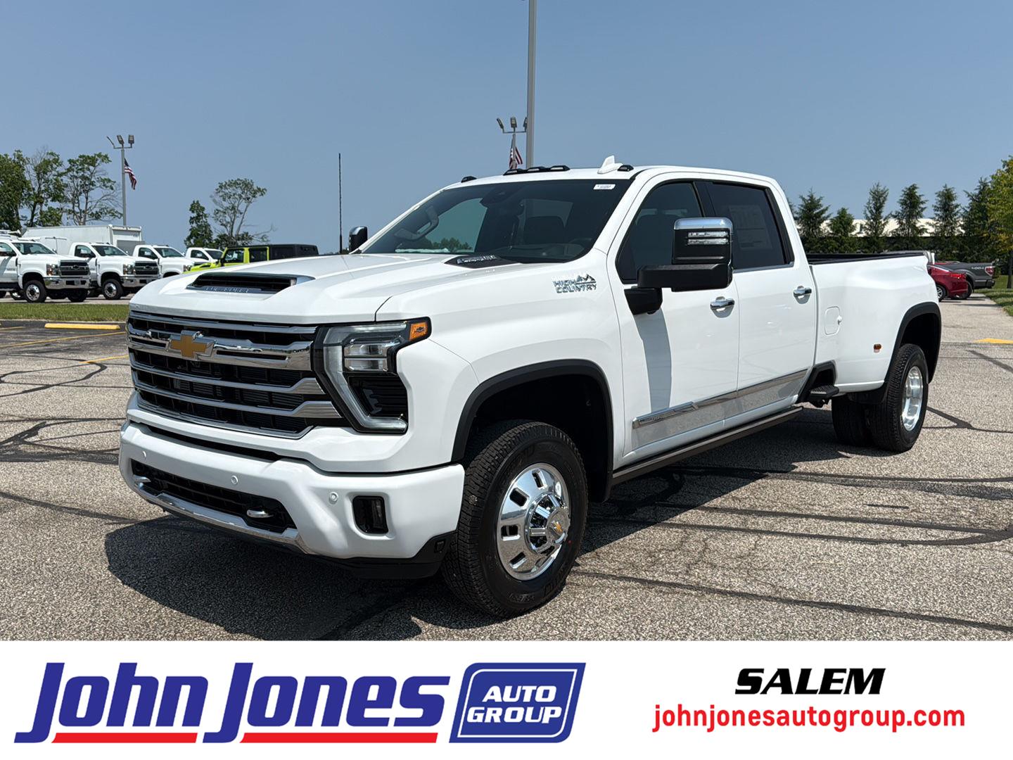 2025 Chevrolet Silverado 3500HD High Country's photo
