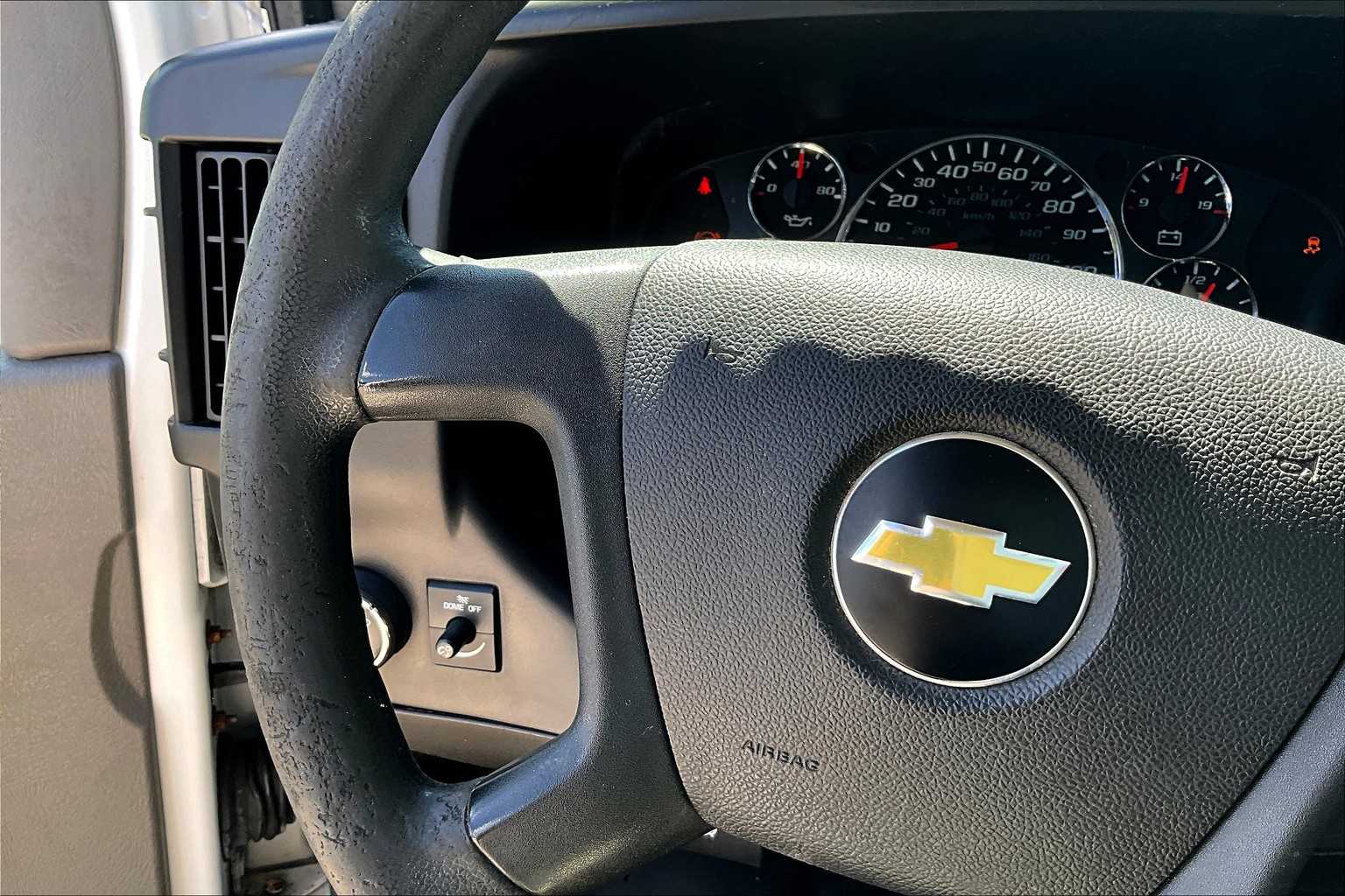 2017 Chevrolet Express 2500 Cargo photo 18