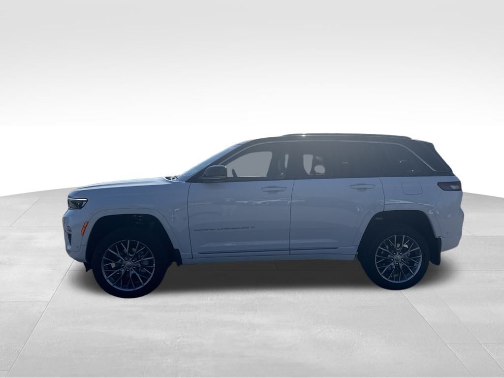 2025 Jeep Grand Cherokee Summit photo 4