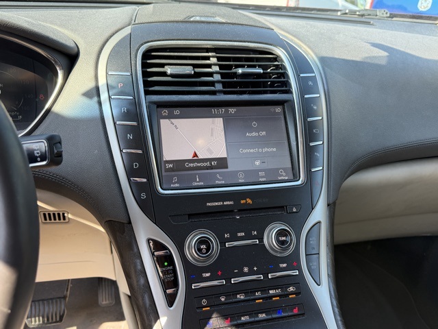 2019 Lincoln Nautilus Reserve photo 14