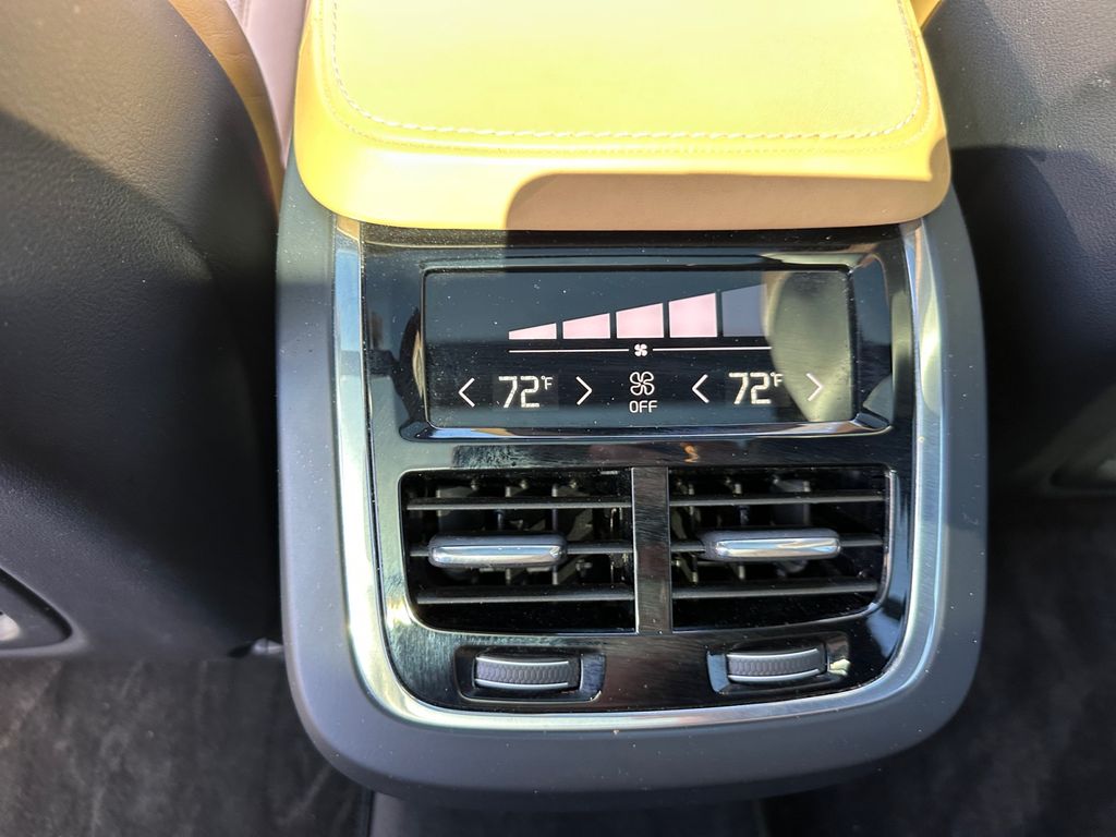 2017 Volvo XC90 T6 Inscription photo 29