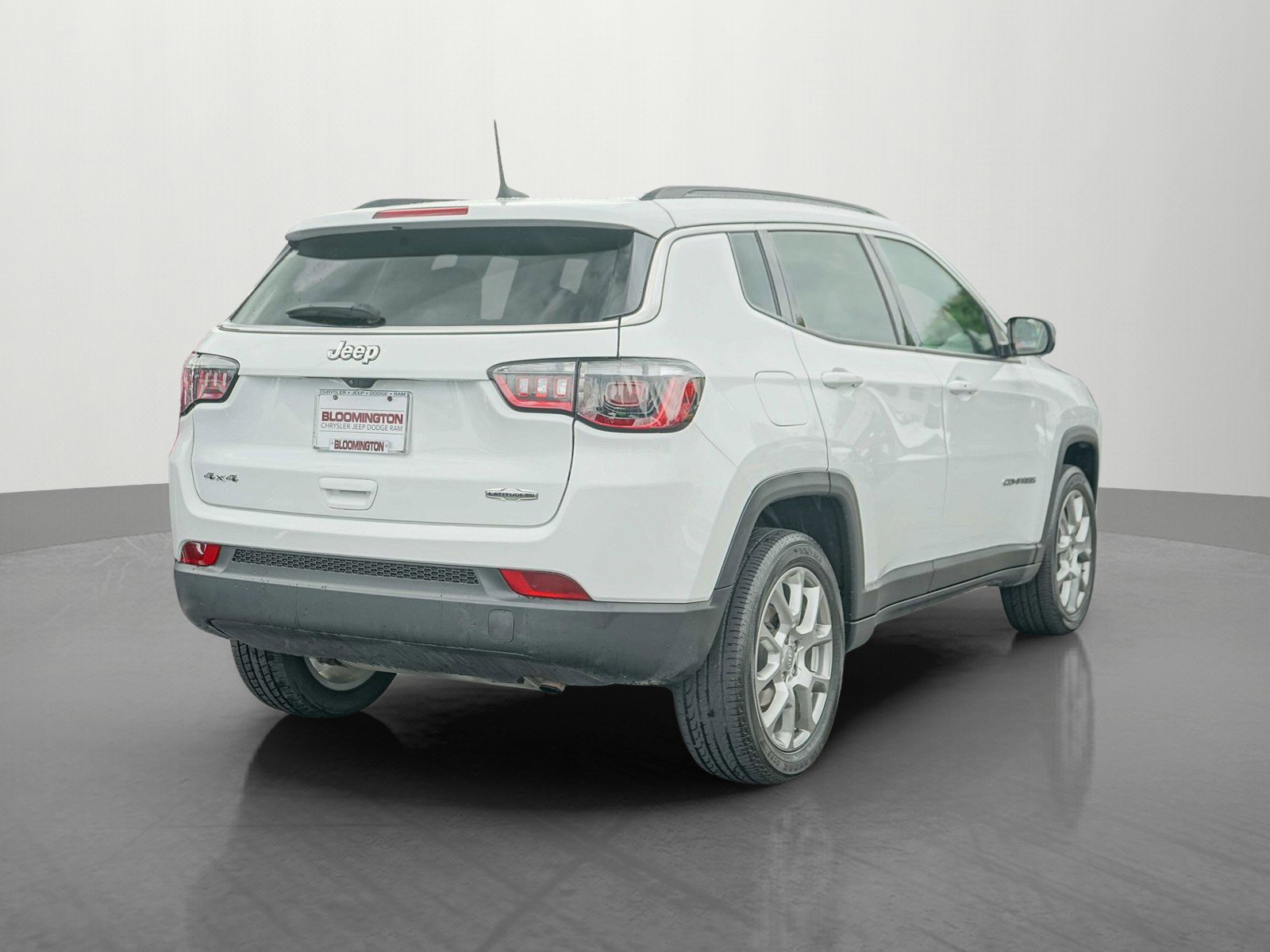 2022 Jeep Compass Latitude Lux photo 4