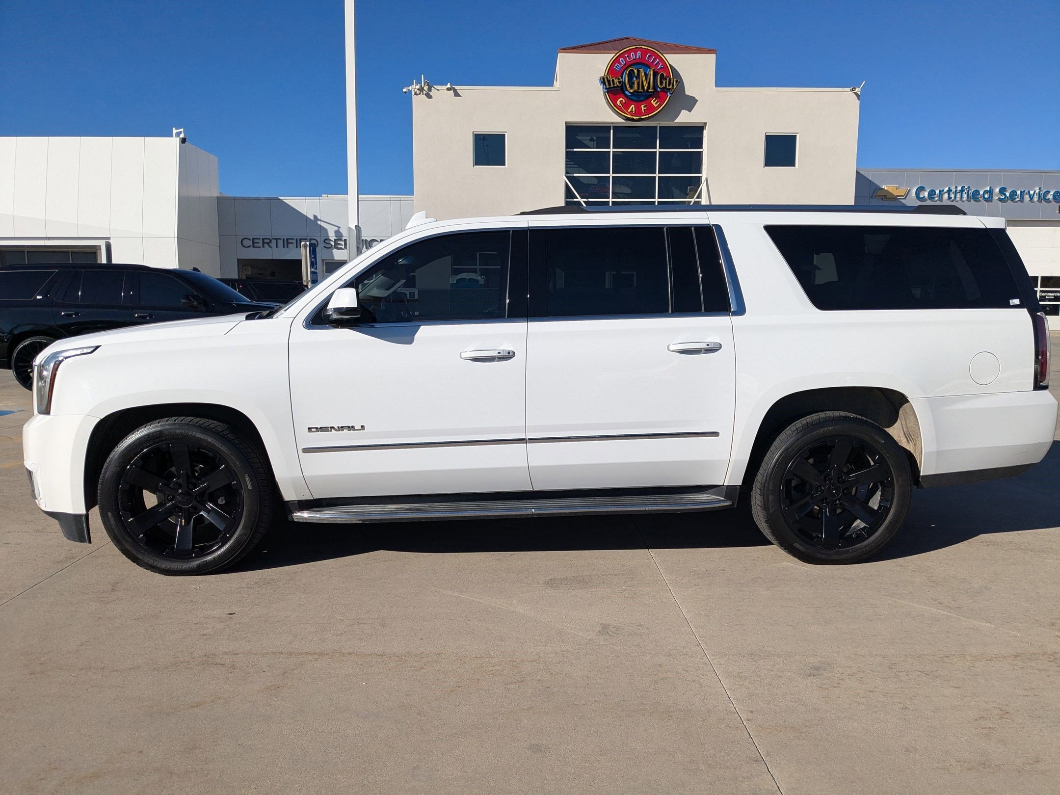 2020 Gmc Yukon XL Denali photo 2
