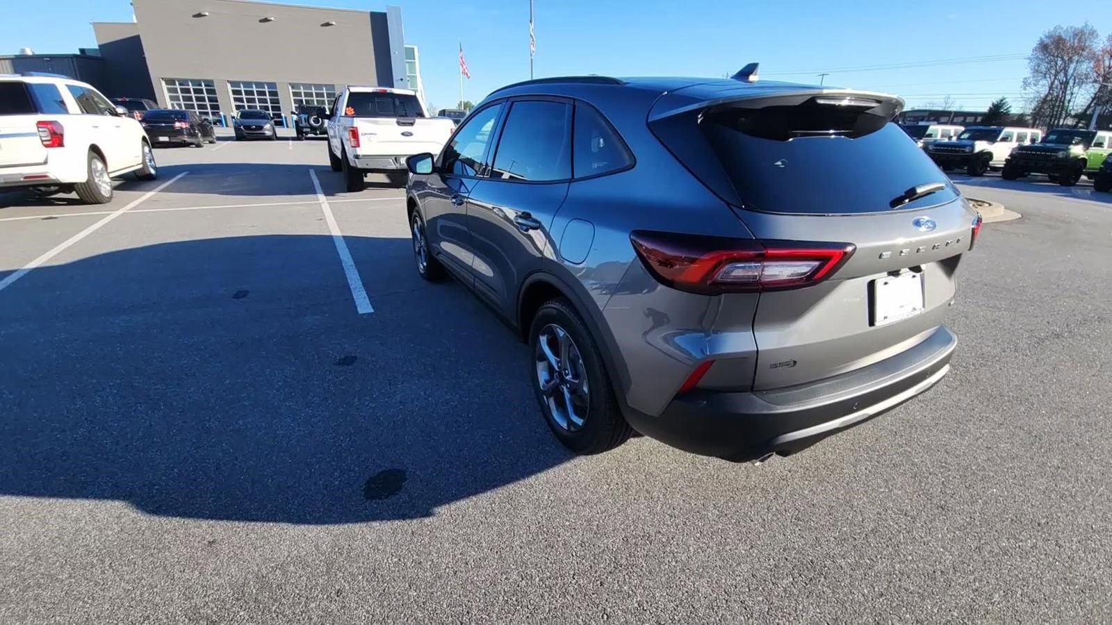 2025 Ford Escape ST-Line photo 12