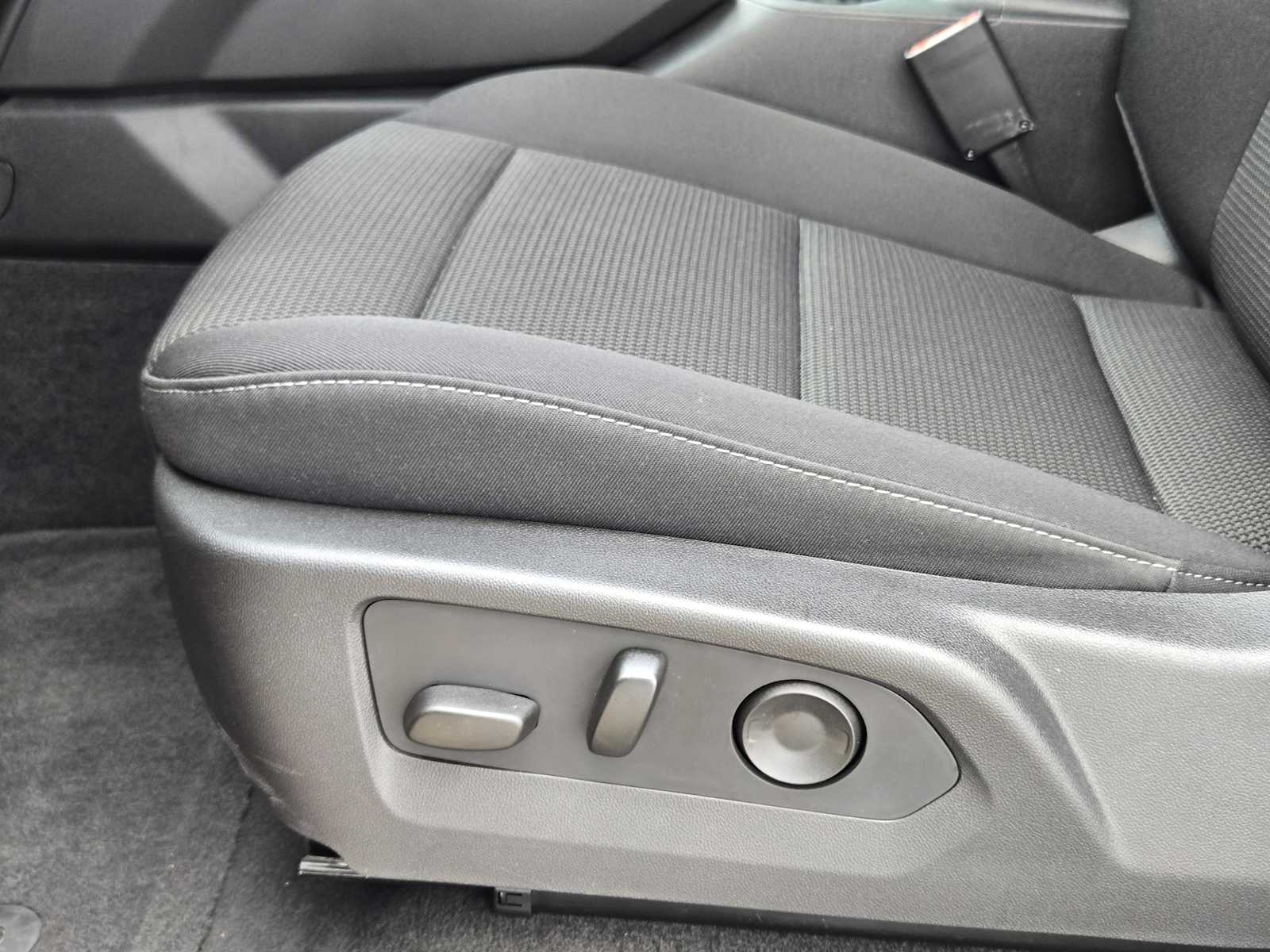 New 2025 Onyx Black GMC Elevation image 16