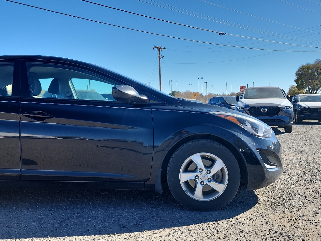 2015 Hyundai Elantra SE photo 3