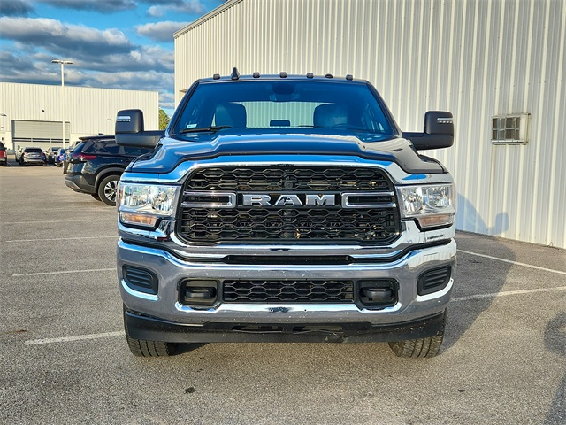 2024 Ram 3500 Tradesman photo 2