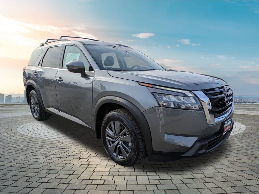 2025 Nissan Pathfinder SV's photo